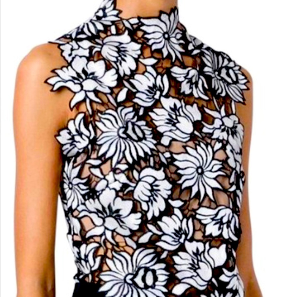Selfportrait lily lace top worn once perfect condition size 0 Self-portrait